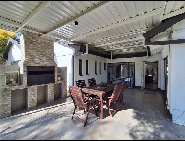 4 BEDROOM FREESTANDING FOR SALE IN FLAMWOOD
